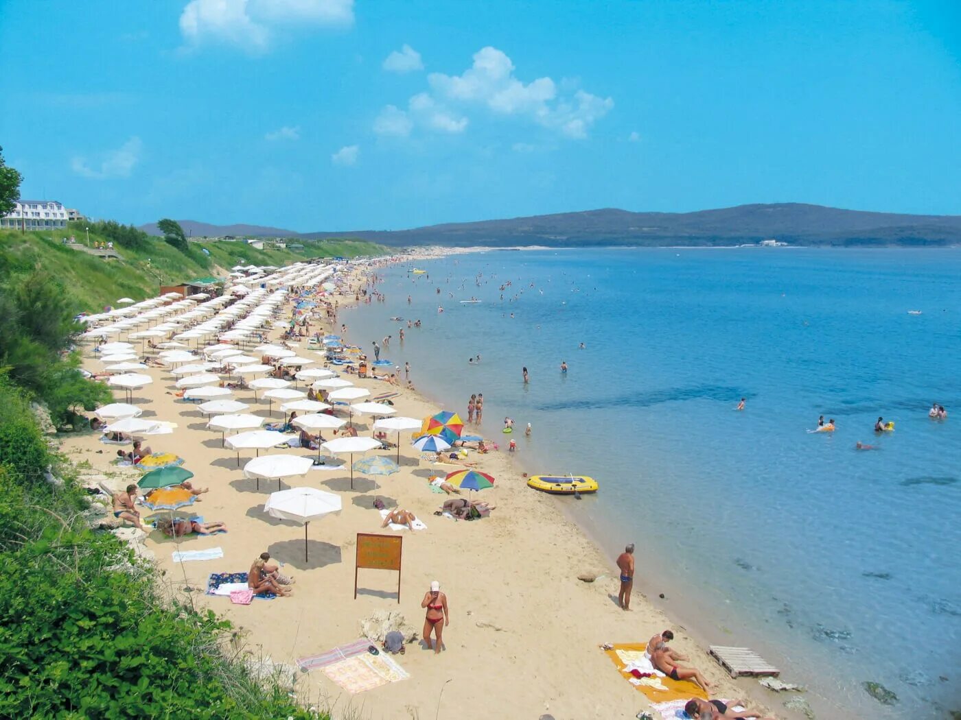 Приморско пляж. Приморский пляж адлер. Приморские курорты. Авангард приморье пляж. Пляжи приморского края.