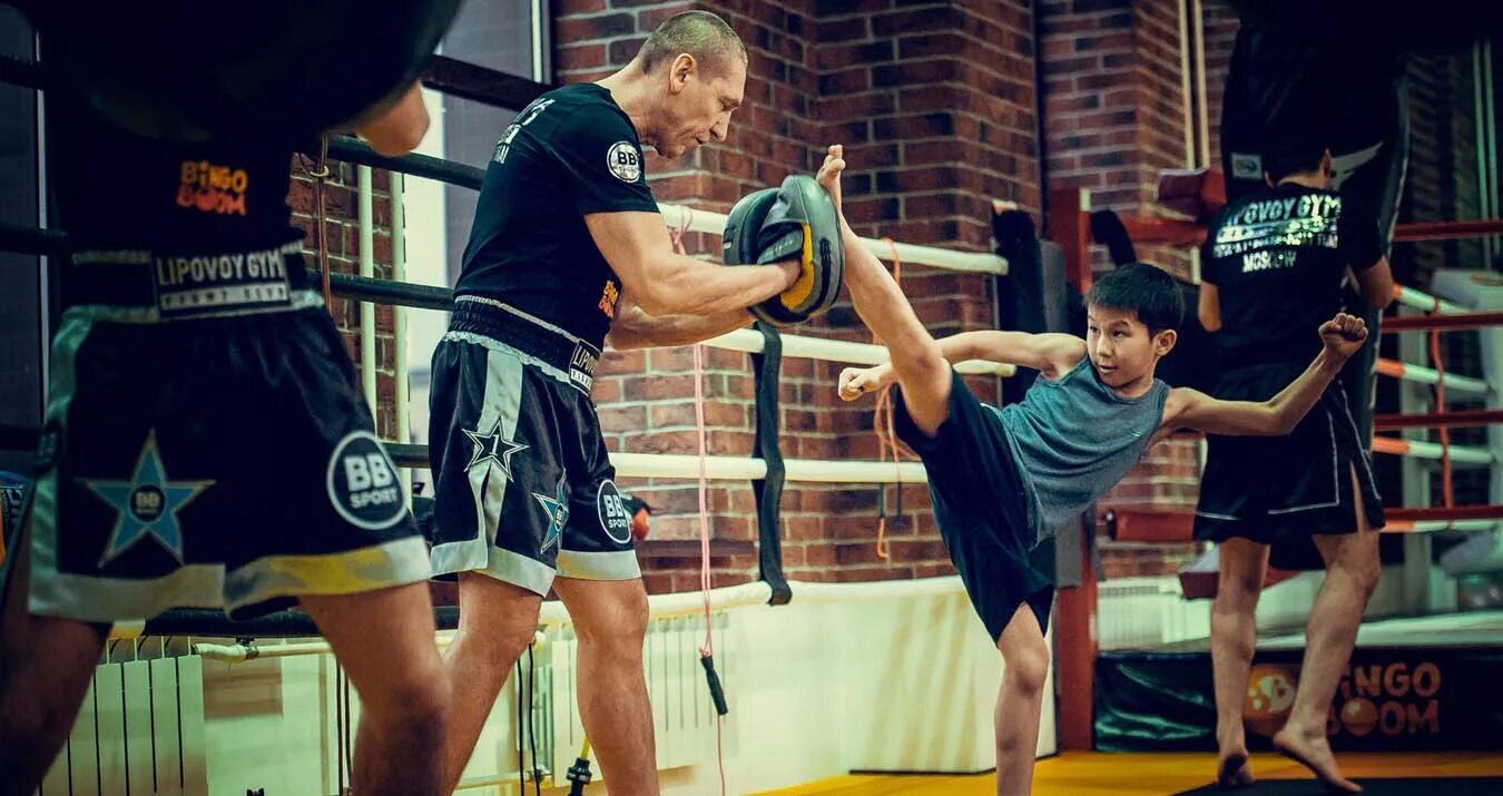 Занимался смешанными единоборствами. Muay thai тренировки. Занимался смешанными единоборствами. Занимался смешанными единоборствами. Тренировки по единоборствам.