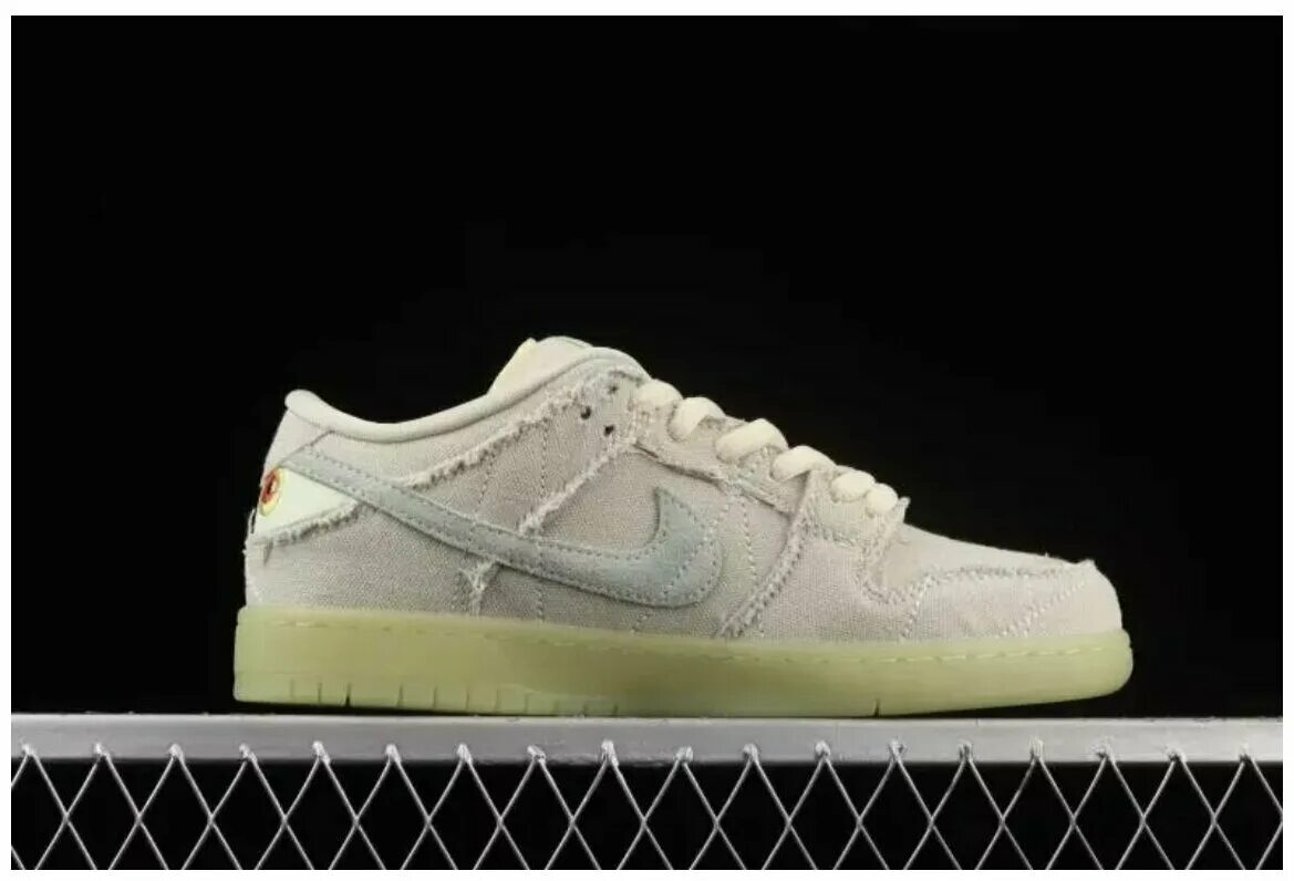 Nike sb dunk low mummy.