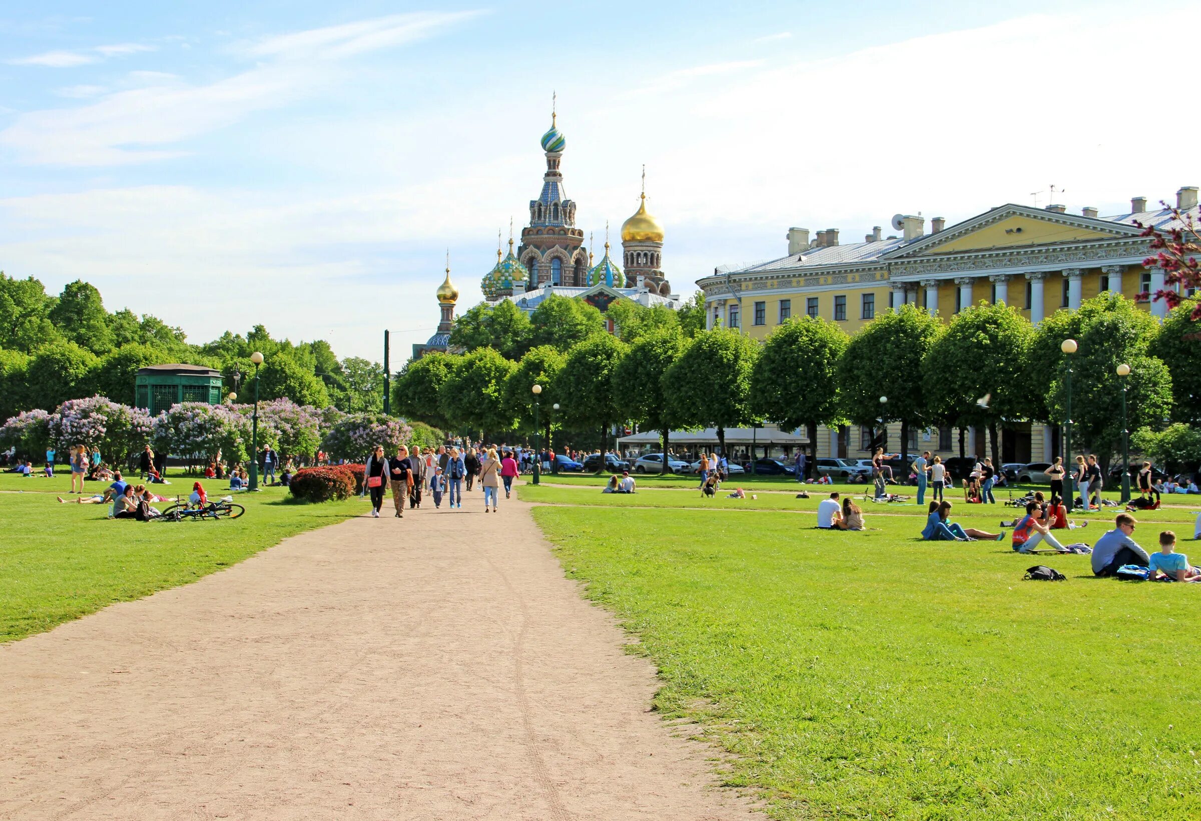 Где марсово поле. Марсово поле в Санкт-Петербурге. Марсово поле, Санкт-Петербург, Марсово поле. Марсово поле и летний сад в Санкт-Петербурге. Сквер на Марсовом поле (Санкт - Петербург).