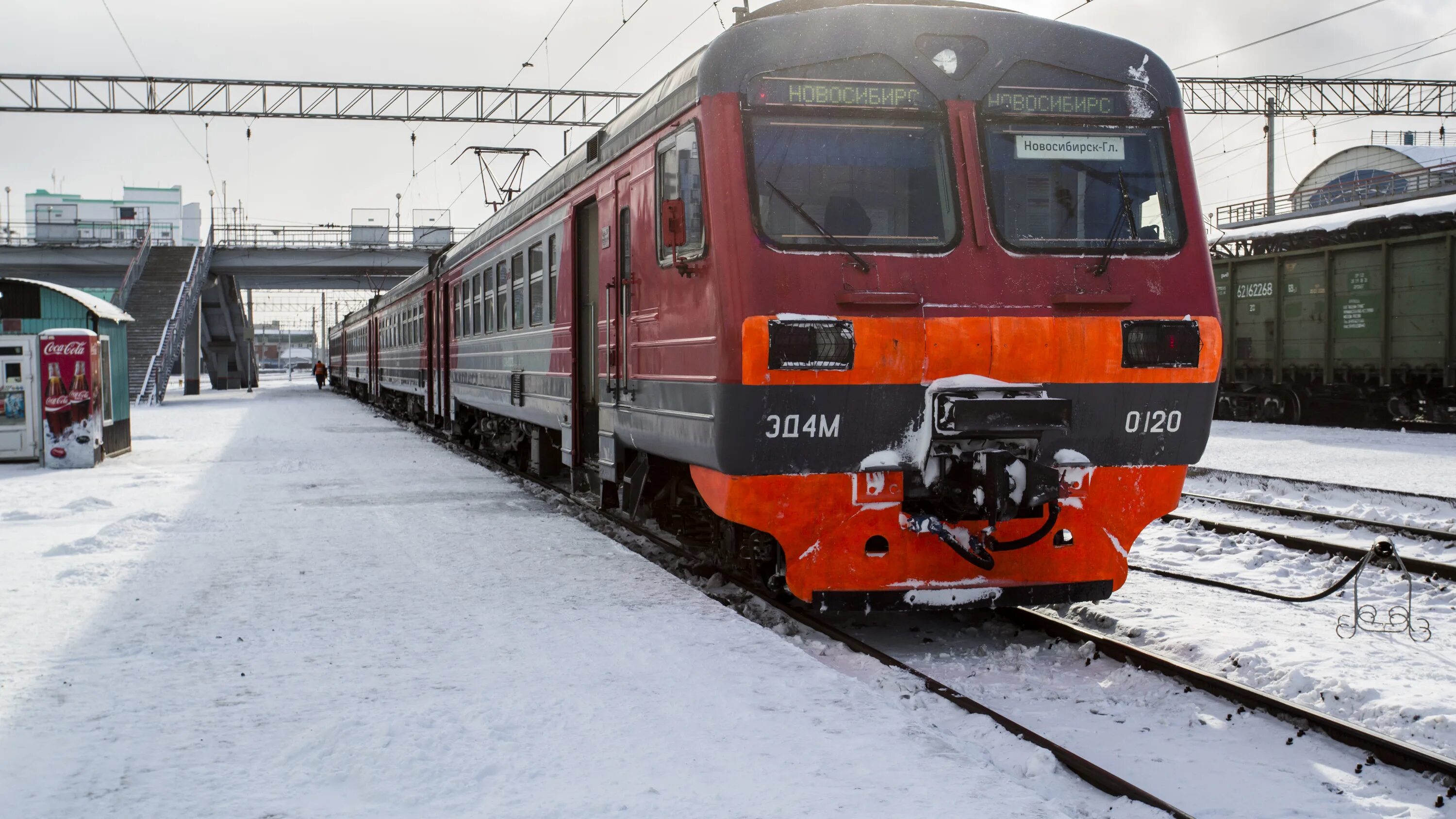 Электропоезд тогучин. Электропоезда Новосибирск. Станция Новокузнецк пассажирский электрички. Пригородные поезда Новосибирск. Электрички Барабинск.