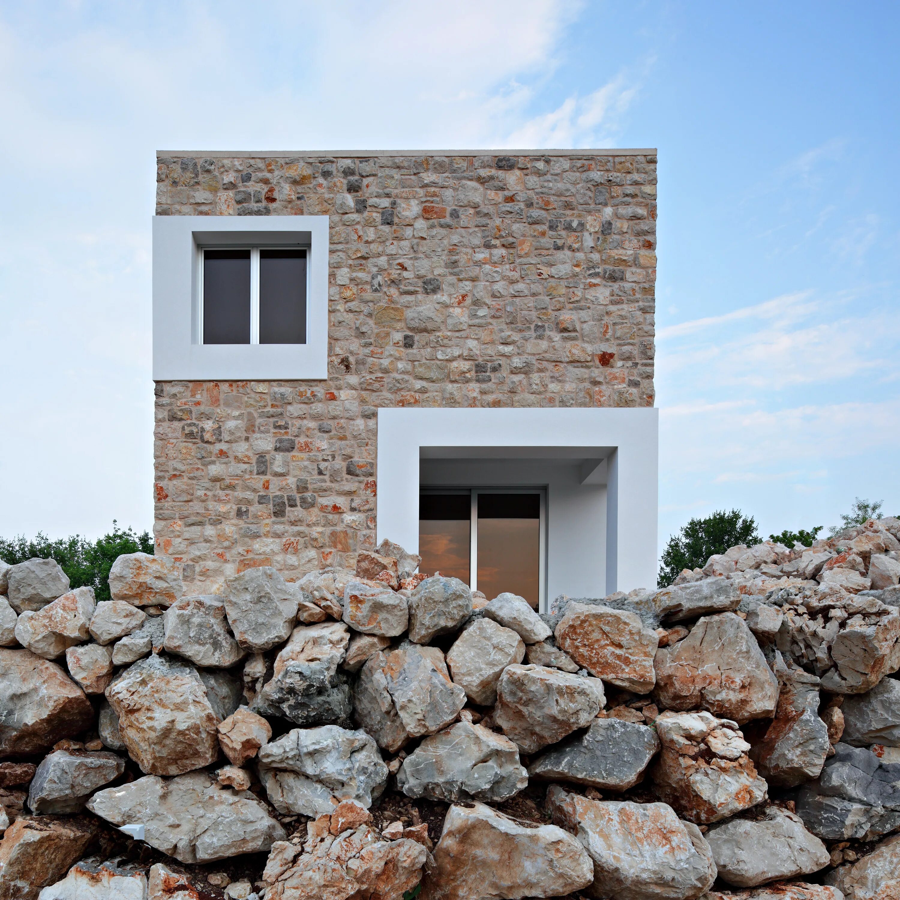 Дом камень в португалии. Valheim каменные постройки. "каменные дома 136" корсика+. Красивый каменный дом. Домик из камня.