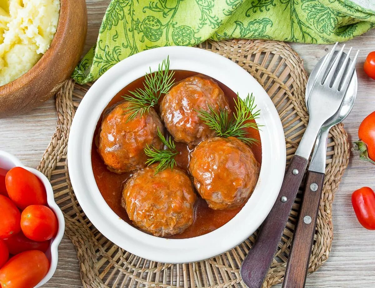 Мясные ежики в соусе. Тефтельки ежики. тефтели. тефтели с рисом. тефтели-&quot;ежики&quot; в томатном соусе в духовке.
