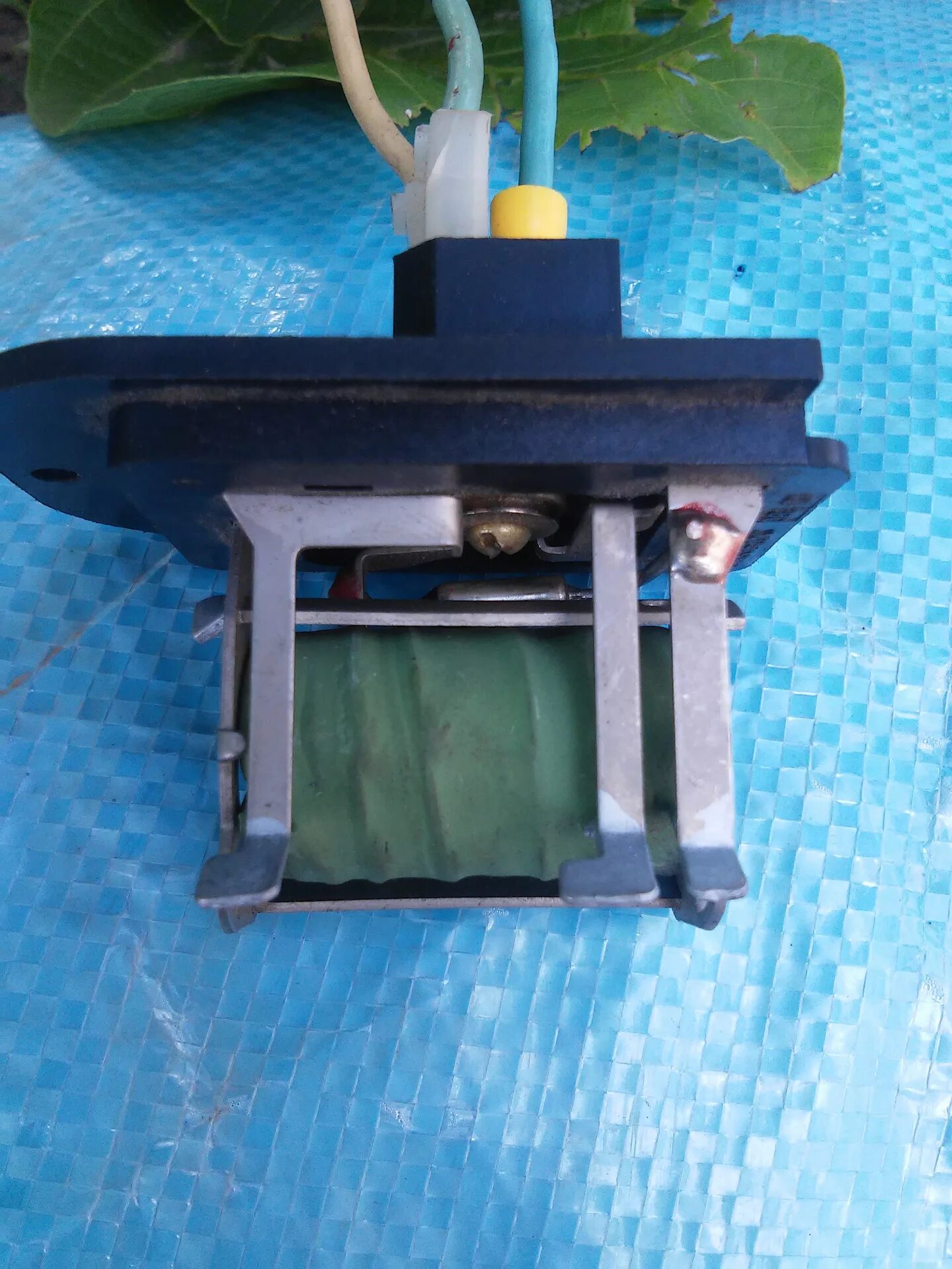 Astra h 1. Вентилятор форд куга 1. Не работает 1 вентилятор охлаждения. Вентилятор охлаждения нива на ваз 2114. Разъем вентилятора охлаждения 21214.