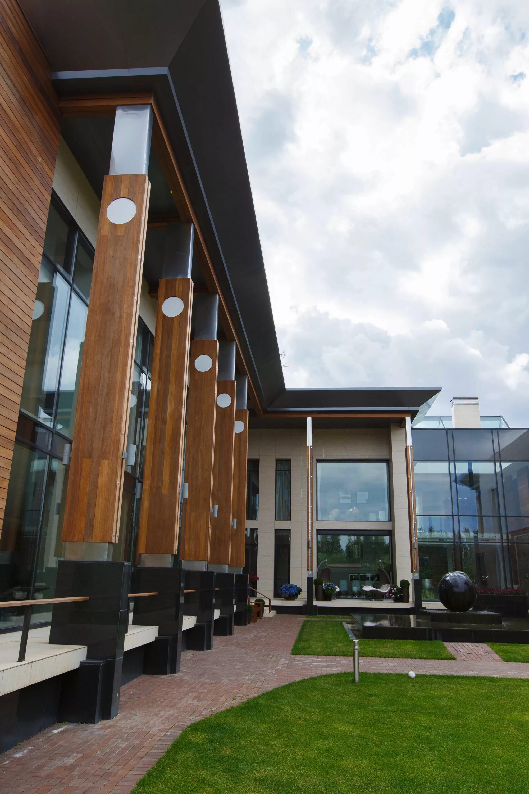 рублёвка барвиха посёлок. рублево успенское шоссе 105. поселок успенское рублево успенское шоссе. дер жуковка рублево-успенское шоссе. клубный дом 5 мякининская улица.