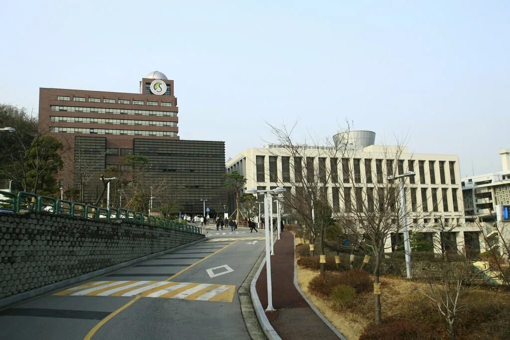 Университет сонгюнгван (skku). Университет сонгюнгван кампус в сеуле. Sungkyunkwan university seoul. Sungkyunkwan university. Здание университет сонгюнгван (г.