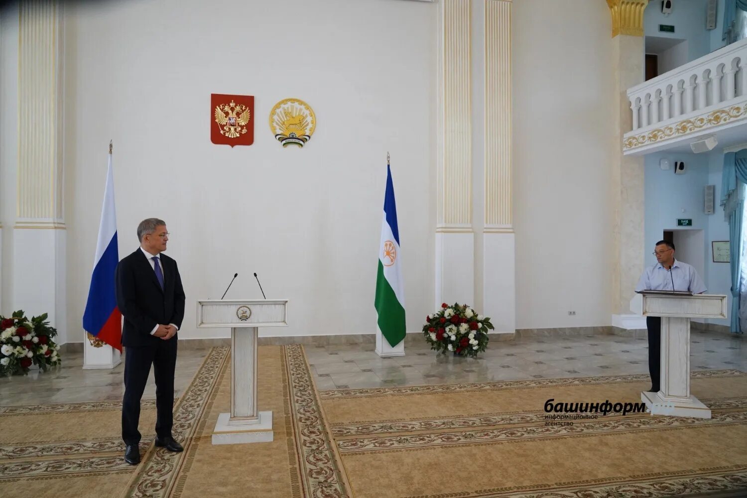 Хабиров вручил награды. Хабиров вручил госнаграды. хабиров наградил строителей. радий хабиров вручения наград с днем строителя 11.08.2025.