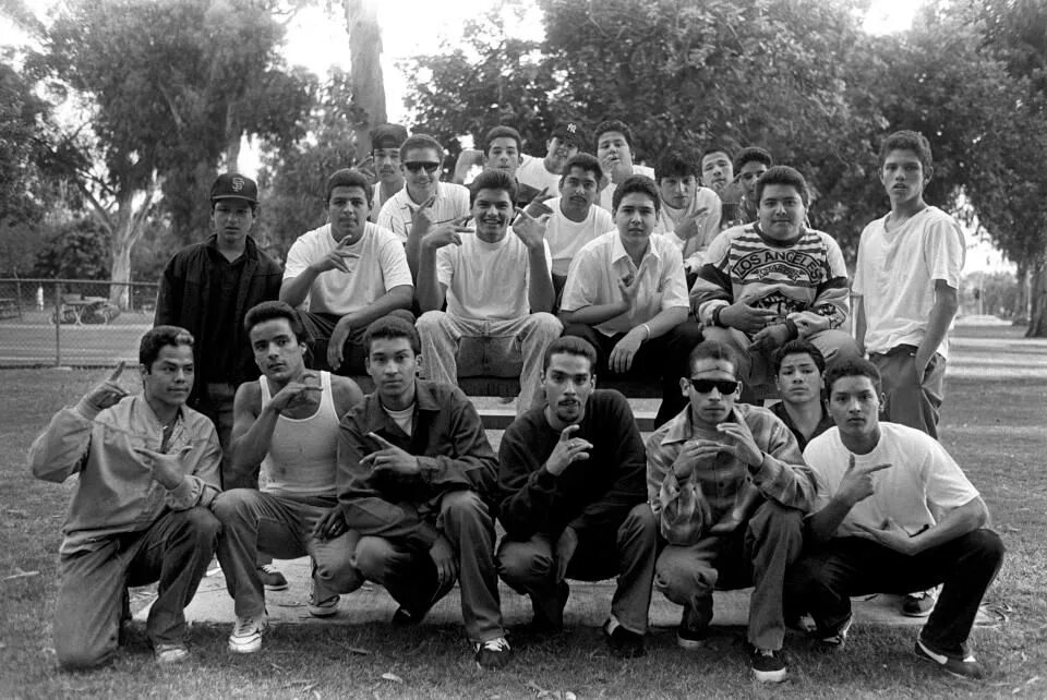 Бандитские группировки 90х. Сергей антипов тяп ляп. Уличные пацаны. Банды россии. Уличные банды лос анджелеса.