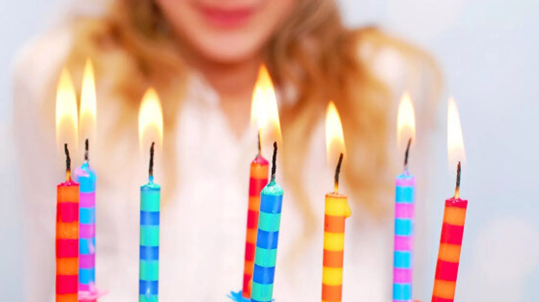 горящие гадальные свечи. десять свечей игра. торт со свечами фото. игра со свечками. игра со свечками.