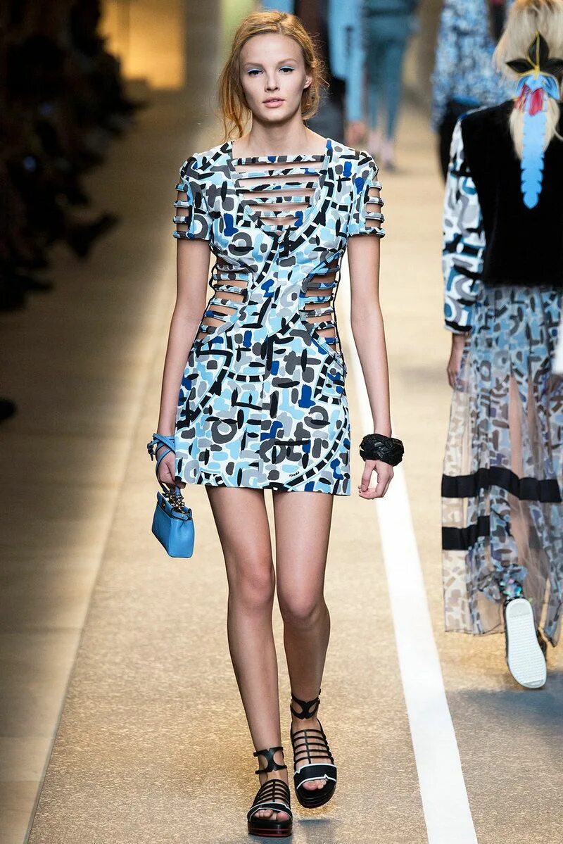 тенденции лета 2015. эрманно шервино весна лето 2022. кавалли модельер. природные принты в одежде. тенденции лета 2015.