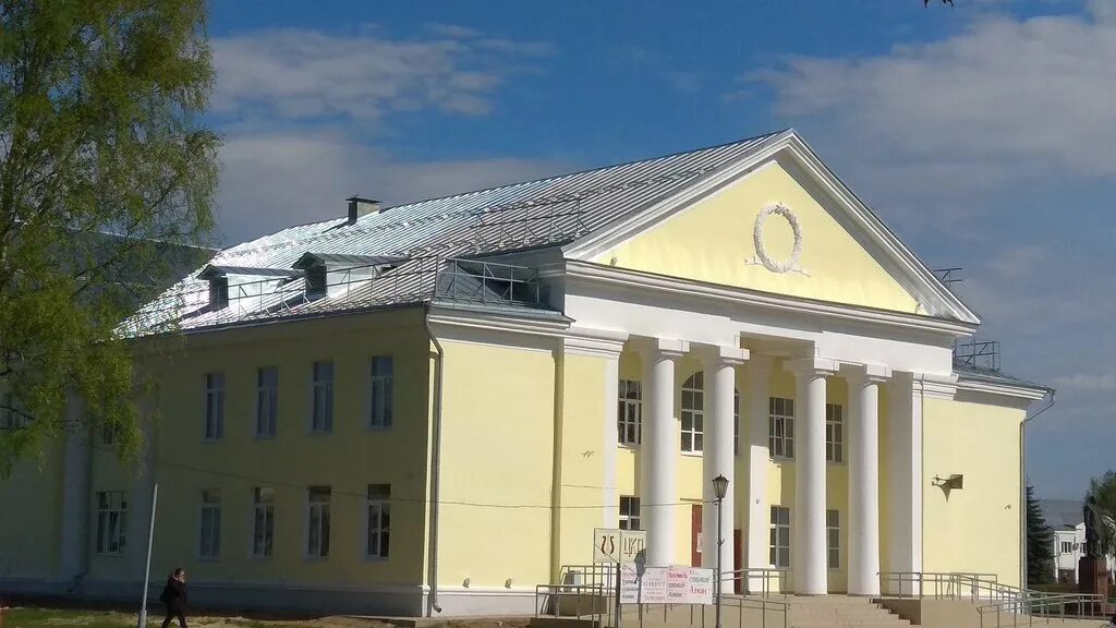 дворец культуры город суздаль. здание дома культуры суздальский спб выборгский района. дом культурысуздульский в питере. мбук центр культуры и досуга города суздаля. дом культуры суздальский.