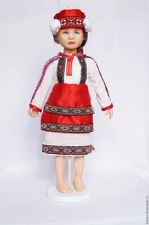 Мордовская кукла в национальном костюме