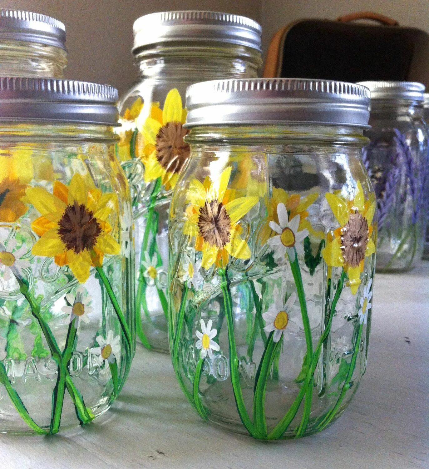 Декор стеклянных баночек своими руками. Поделки из банок от детского питания. Переделка стеклянных банок. Декор стеклянных баночек. Декор баночек от детского питания.