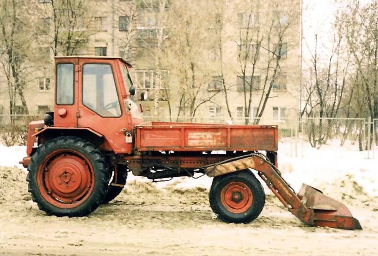 Кузов т 16. Трактор ХТЗ Т 16. Трактор шассик т-16. Трактор т 16 самоходное шасси. Советский трактор т 16.