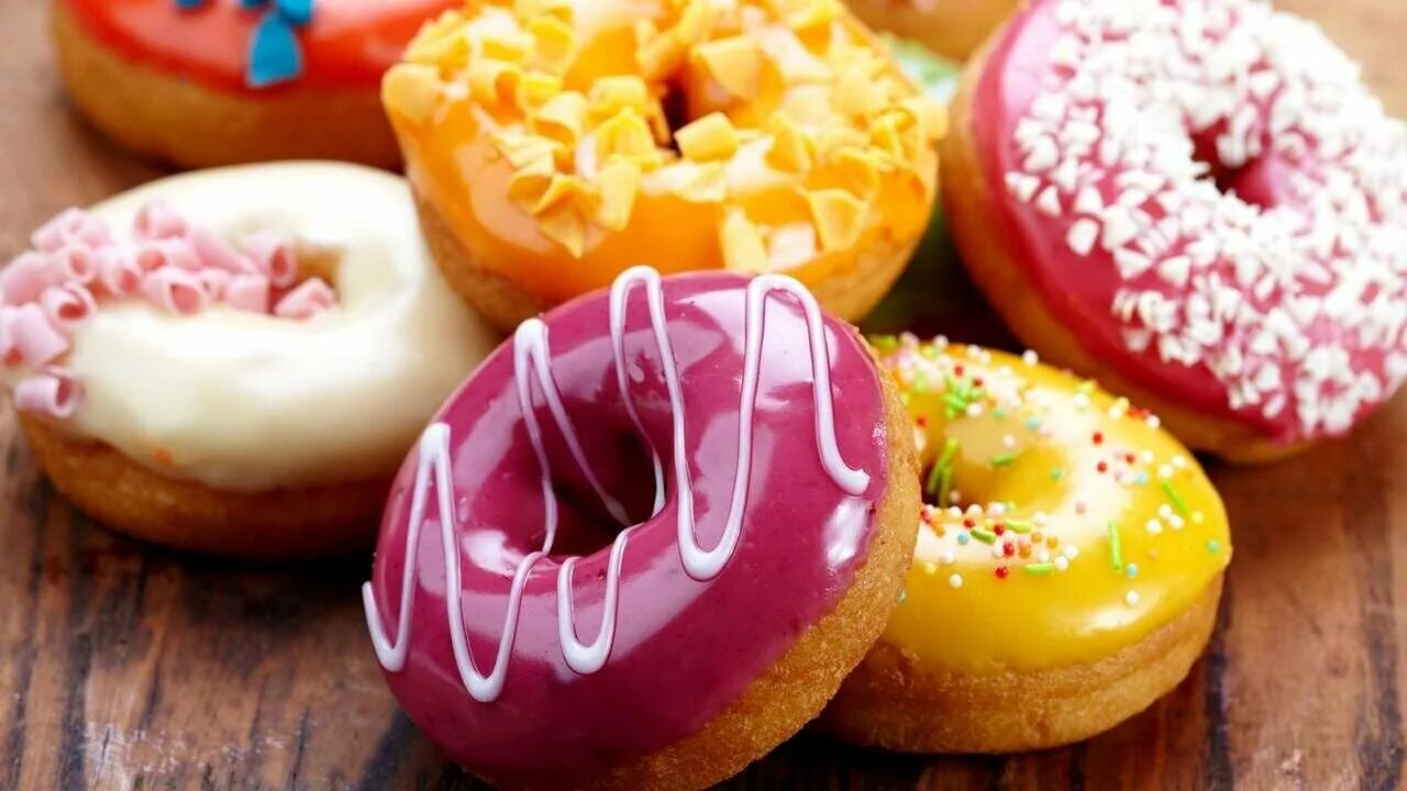 Донаты пончики. Пончики dunkin donuts. Пончики в сша. Вишневый пончик. Пончики в сша.