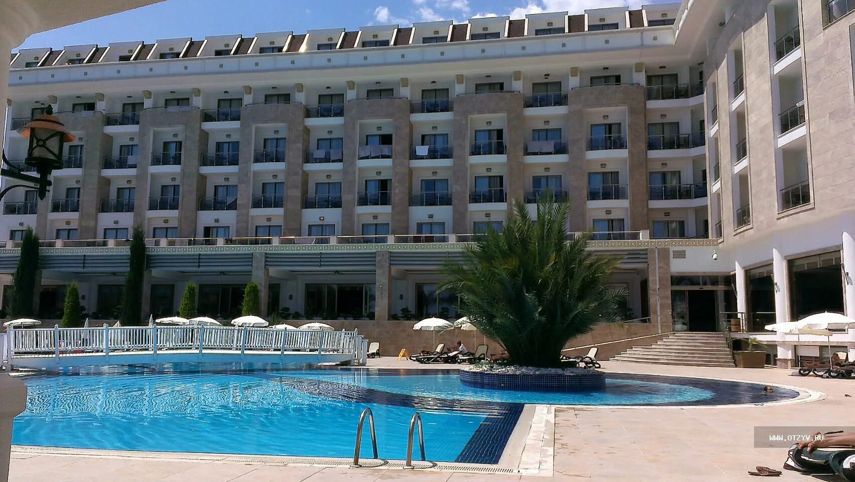 Hugo sunland. Кемер Империал Санленд 5. Imperial Sunland Турция отель. Imperial Sunland Family Resort Hotel 5* (Бельдиби). Кемер отель Империал 5 фото.