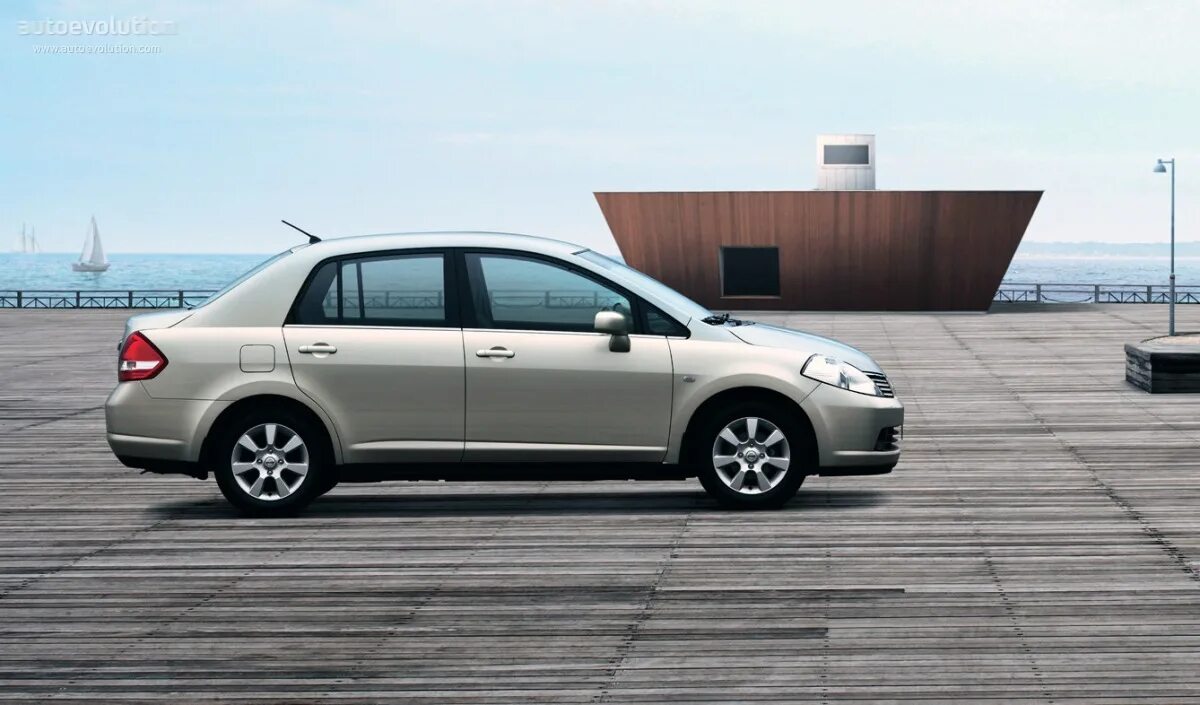 37. Вот так новость! Мы на конкурсе: Машина дня! - Nissan Tiida (1G), 1,6 л, 201