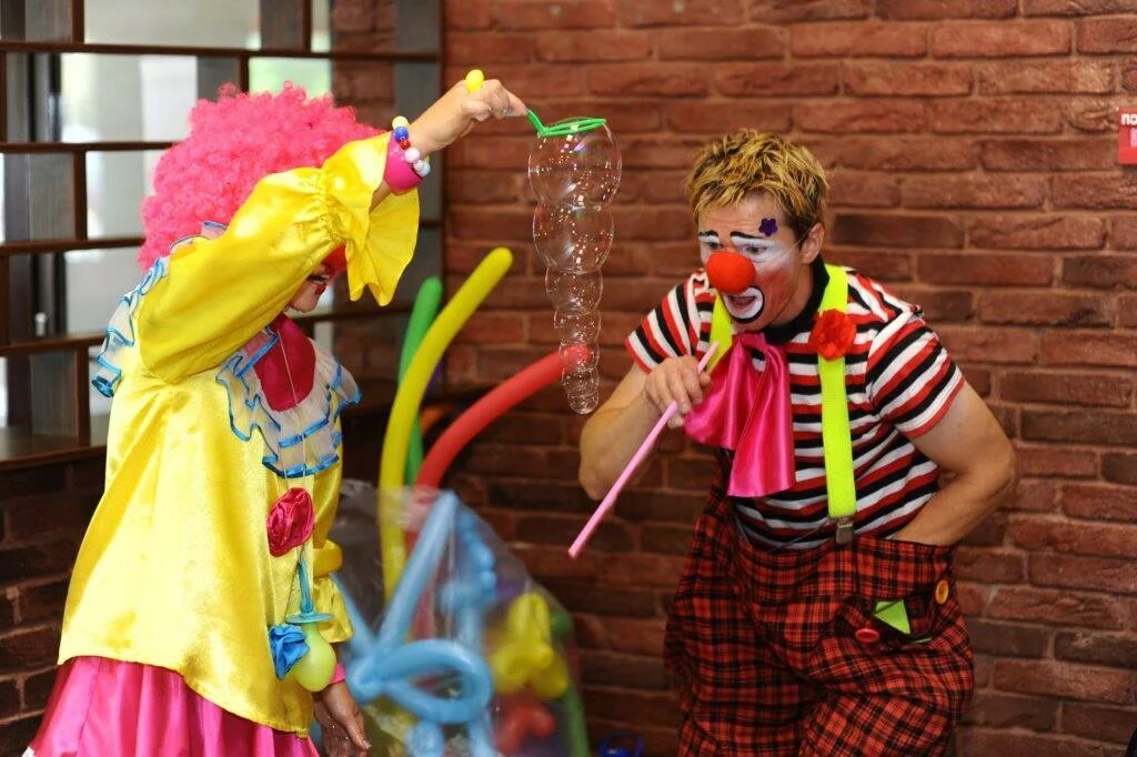 Сценарий клоуна в детском саду. Аниматор клоун. Клоун на детском празднике. Праздник клоунов. Аниматор клоун на детский праздник.