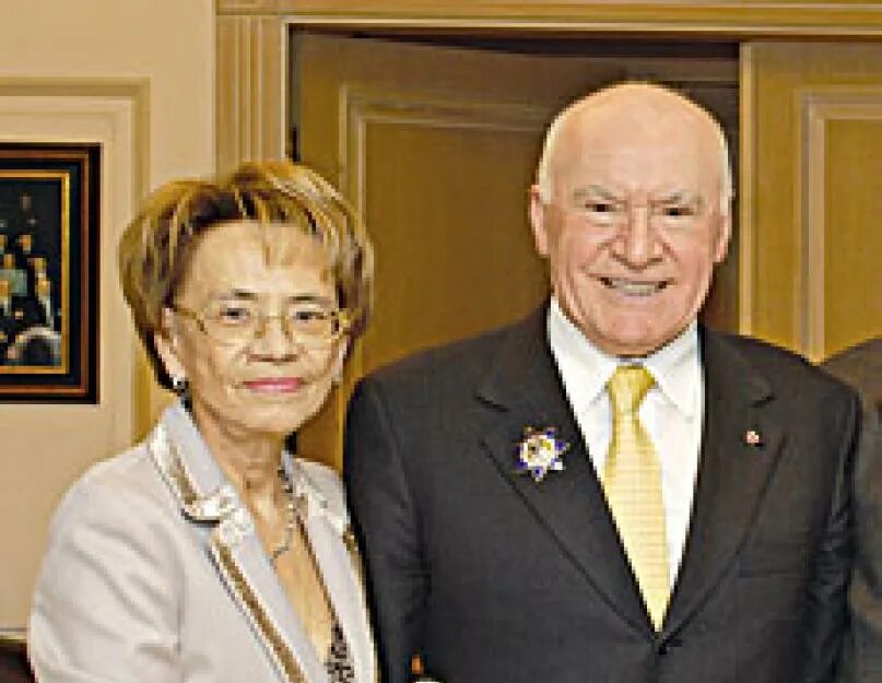 Лео бокерия семья. Ольга александровна лео жена лео бокерия. Ольга александровна бокерия. Бокерия ольга леонидовна. Бокерия лео антонович дочери.