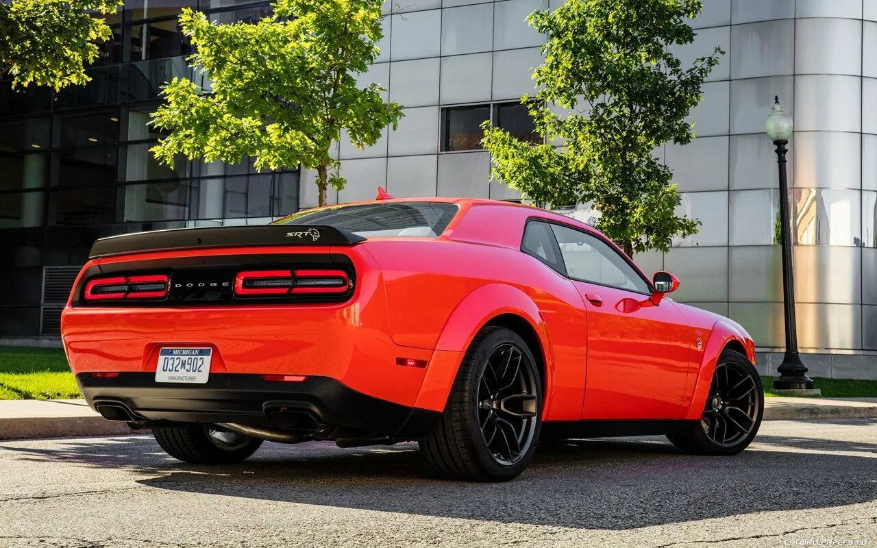 Додж челленджер 2018. Dodge Challenger Hellcat. Додж Челленджер Хэлл Кэт. Dodge Challenger СРТ. Додж Hellcat Challenger.