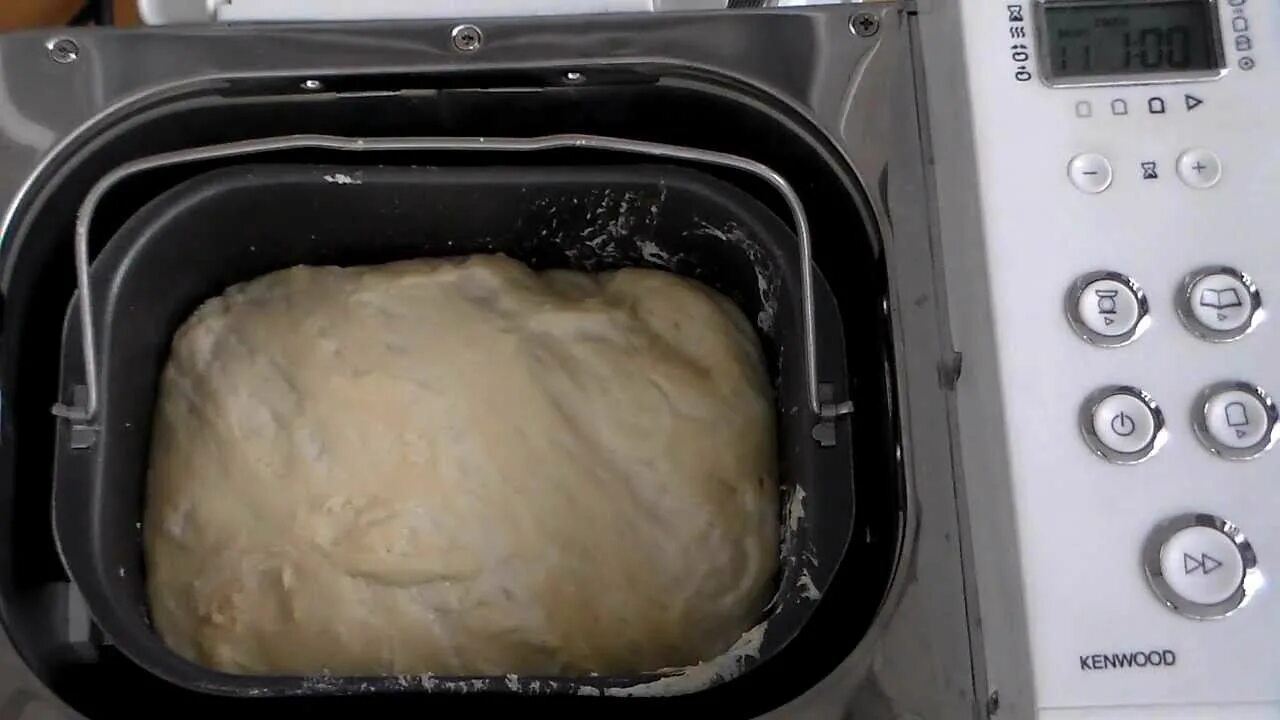 Отзыв о Хлебопечка LG HB-201JE быстро, вкусно, качественно.