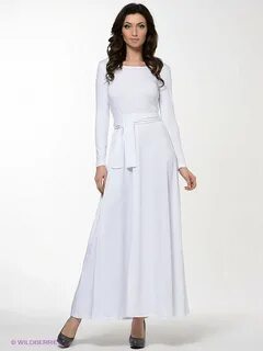 Светлое длинное платье с рукавами