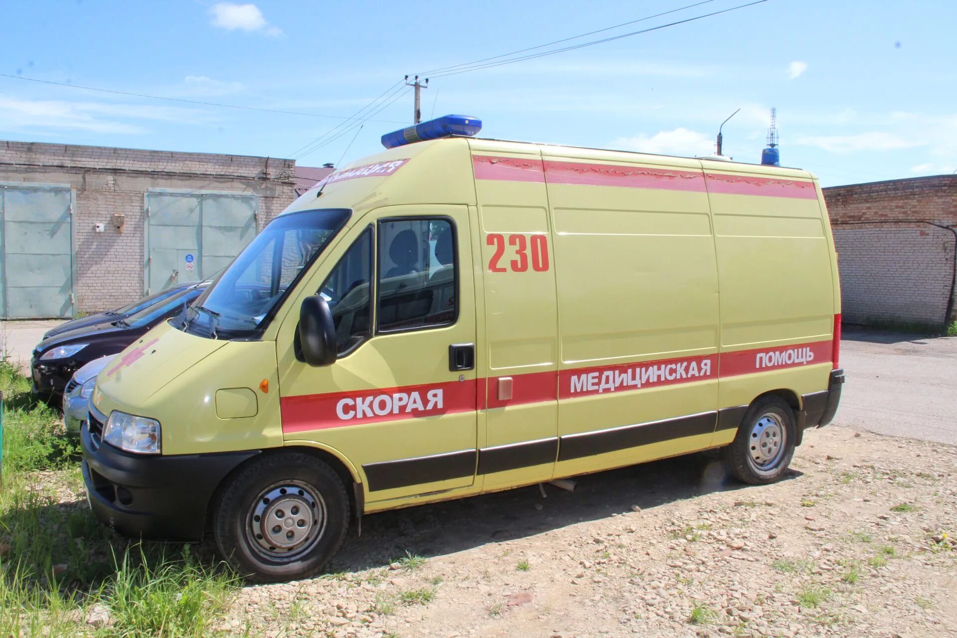 Газель скорая 1999. Больница хабаровска скорая. Новочебоксарск машина скорой помощи. Машины скорой помощи россии. Скорая медицинская помощь.