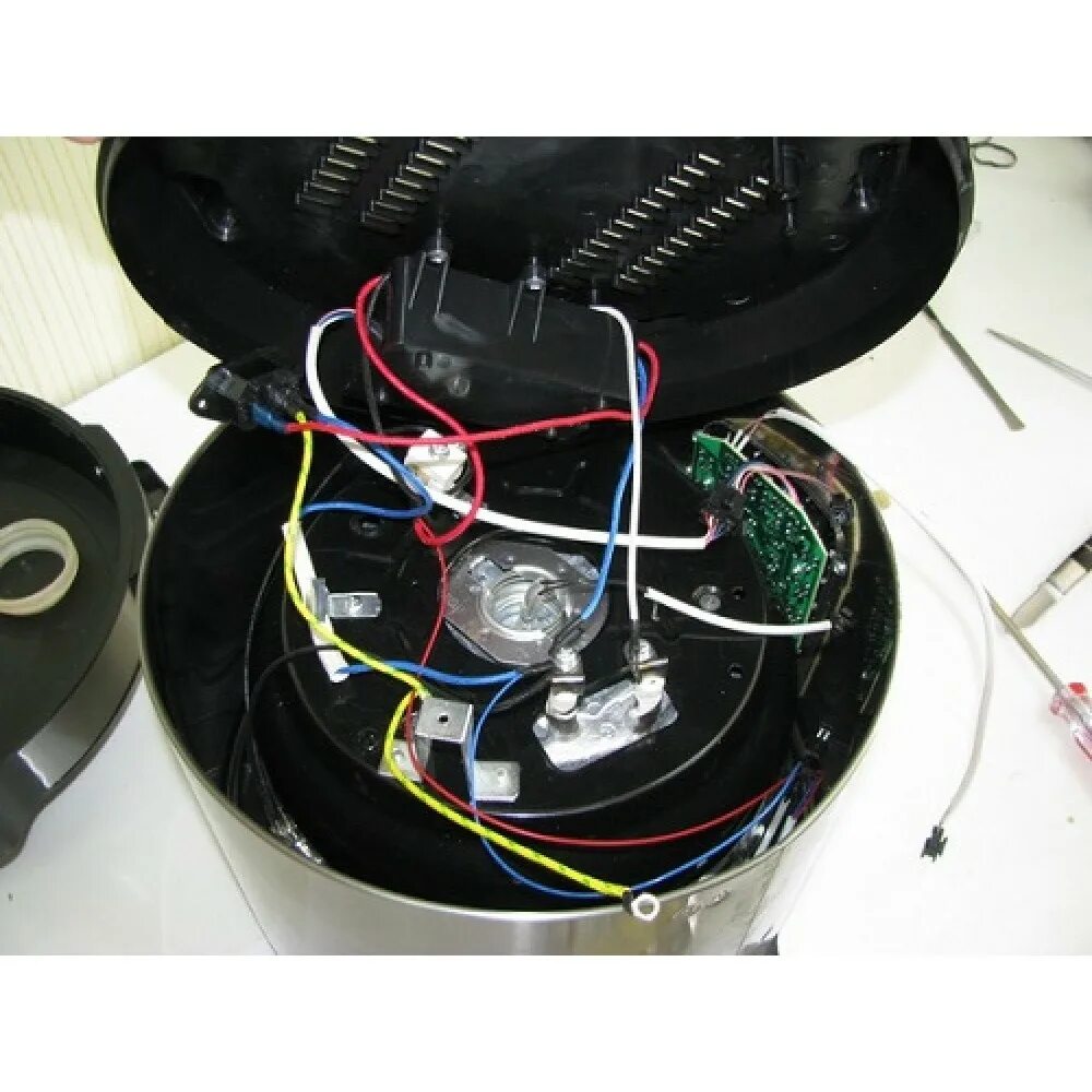 Мультиварка rmc-m90 термопредохранитель. Мультиварка редмонд разобрать. Разборка мультиварки редмонд. Мультиварка редмонд термодатчик. Мультиварка редмонд термопредохранитель.