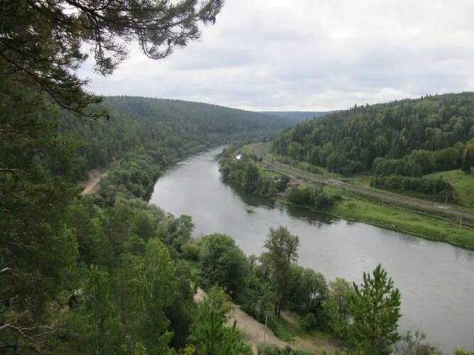 Кедры на сылве пермь. Камень ермак кунгур. камень ермак усть кишерть. камень ермак на реке сылва. камень ермак пермь.