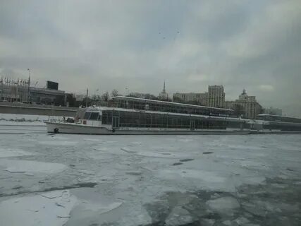 Ледокол по москве реке