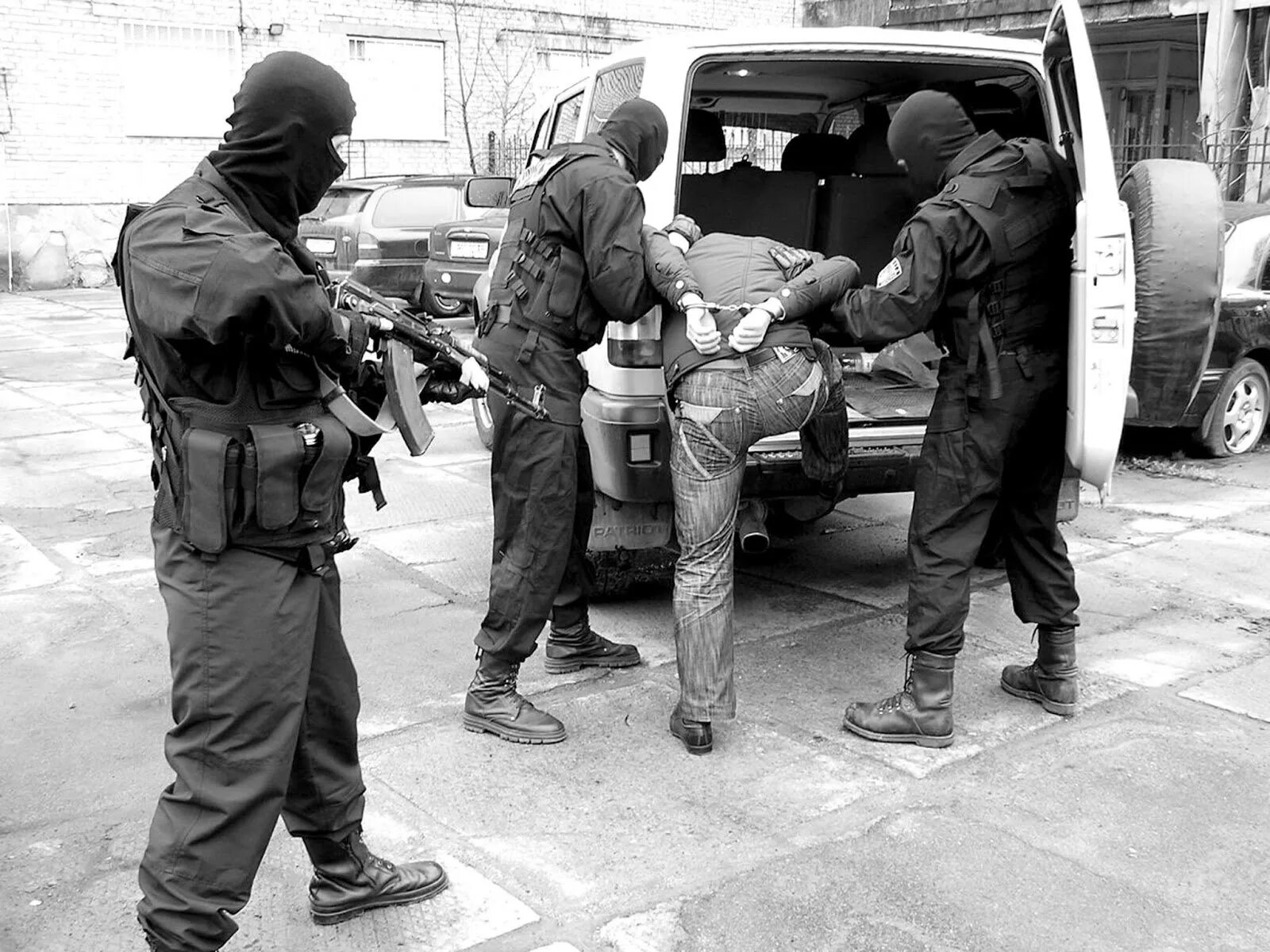 Помощь в борьбе с преступностью. Собр убоп. борьба с организованной преступностью.