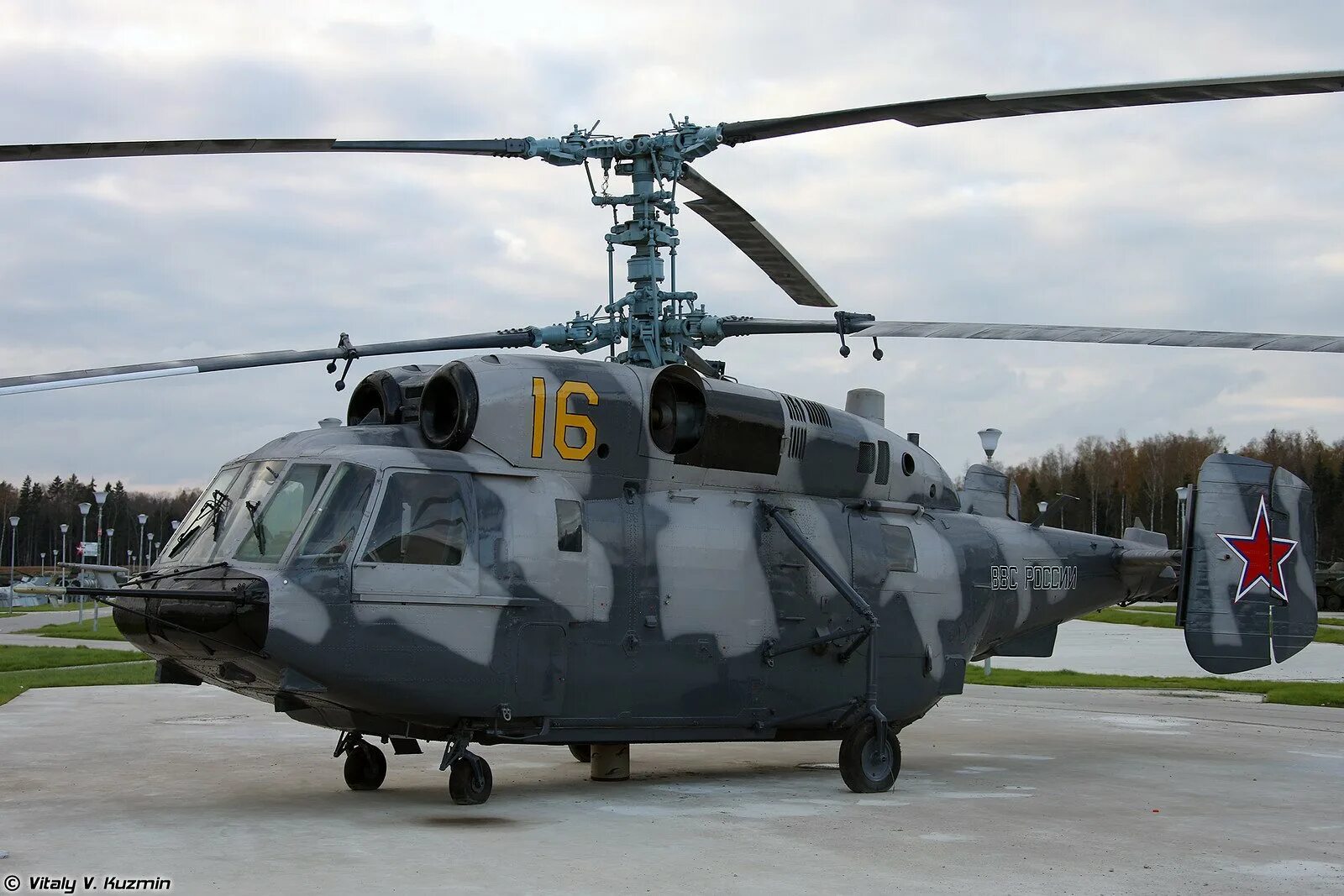 Корабельный транспортно-боевой вертолет ка-29. Корабельный транспортно-боевой вертолет ка-29. Ка-27 вертолёт. Ка29. Ка-29 вертолет вооружение.