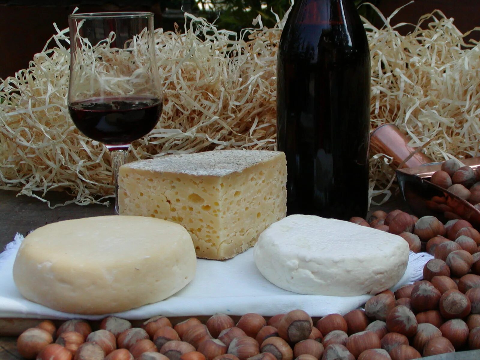 Сыр в средневековье. Сыр происхождение. Сыр история появления. Сыры презентация. Сыр происхождение.