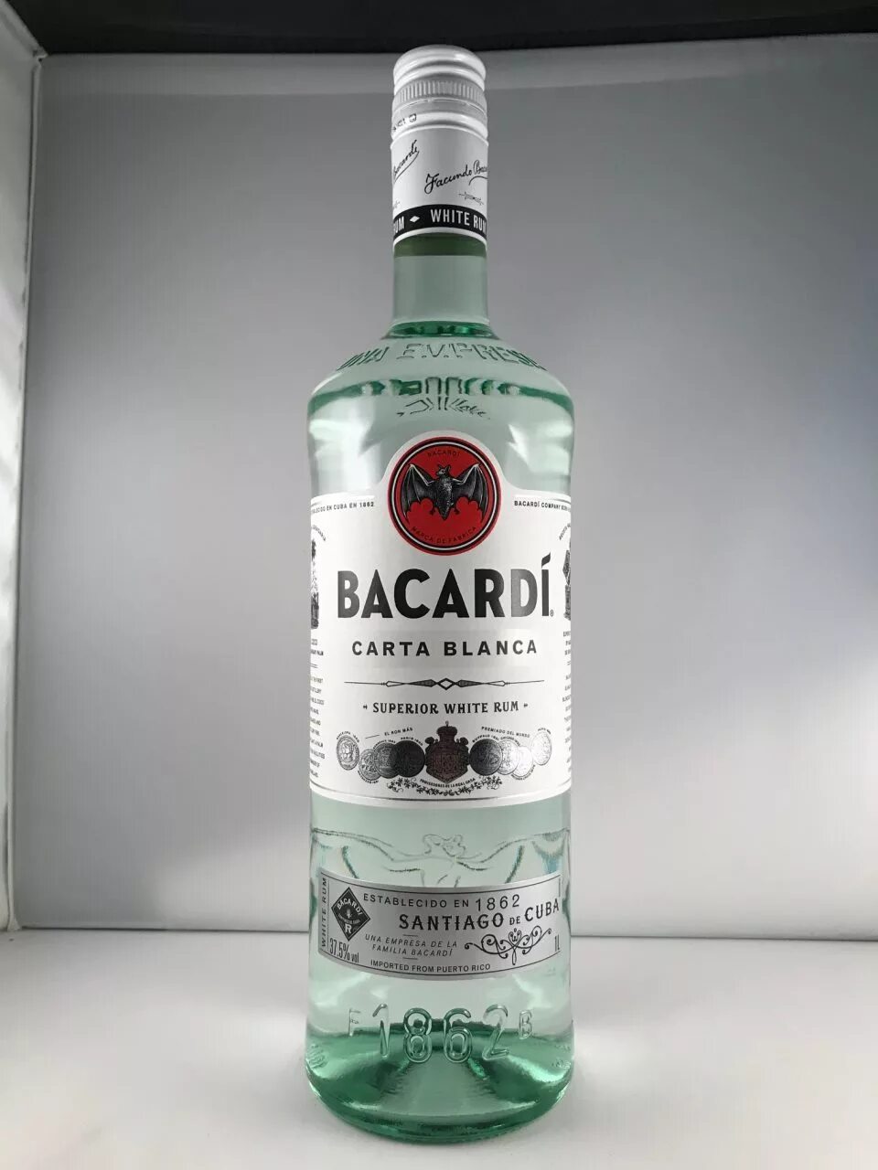 Rum bacardi carta blanca. Bacardi carta blanca 40% 0. Ром bacardi carta blanca. Bacardi белый ром крепость. Бакарди carta blanca.