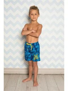 Мальчик без футболки