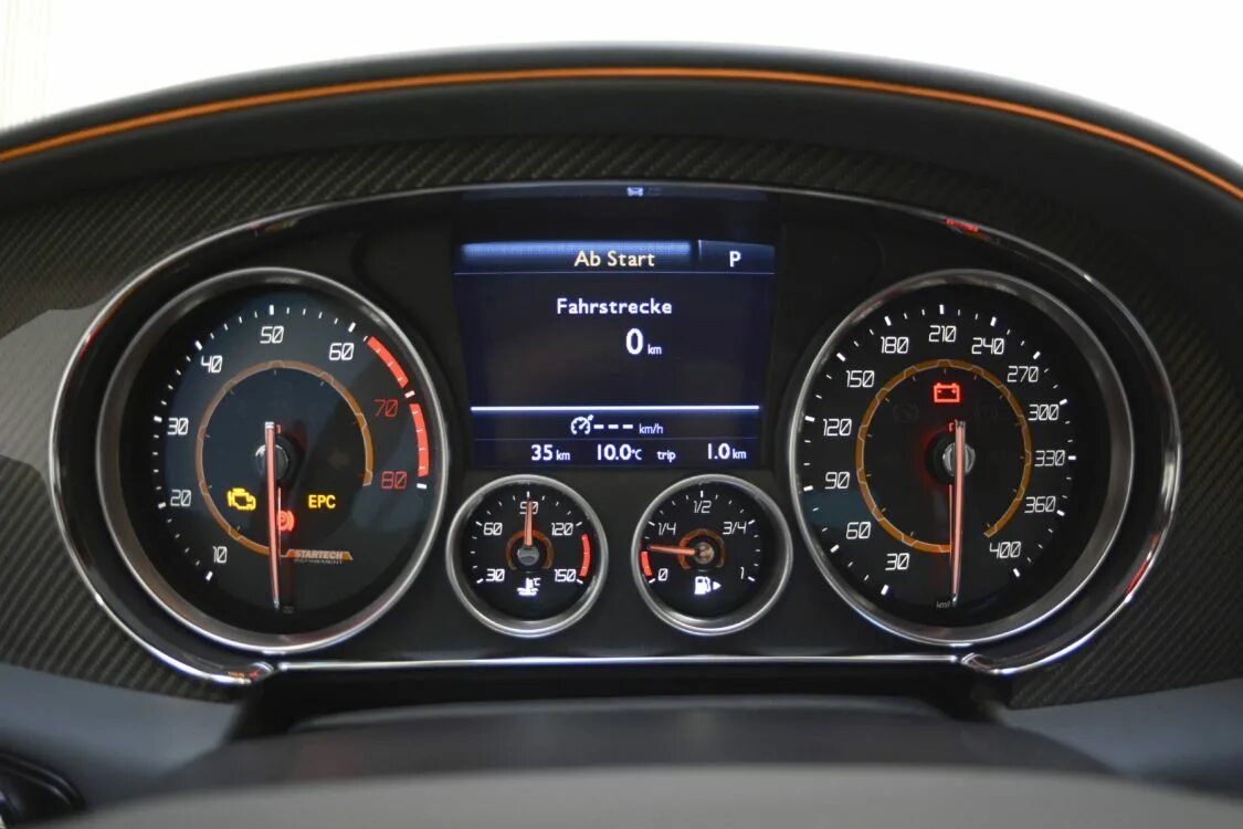 Как называется панель приборов. Приборная панель бентли континенталь. bentley continental приборная панель. bentley continental gt приборная панель. приборная доска бентли континенталь.