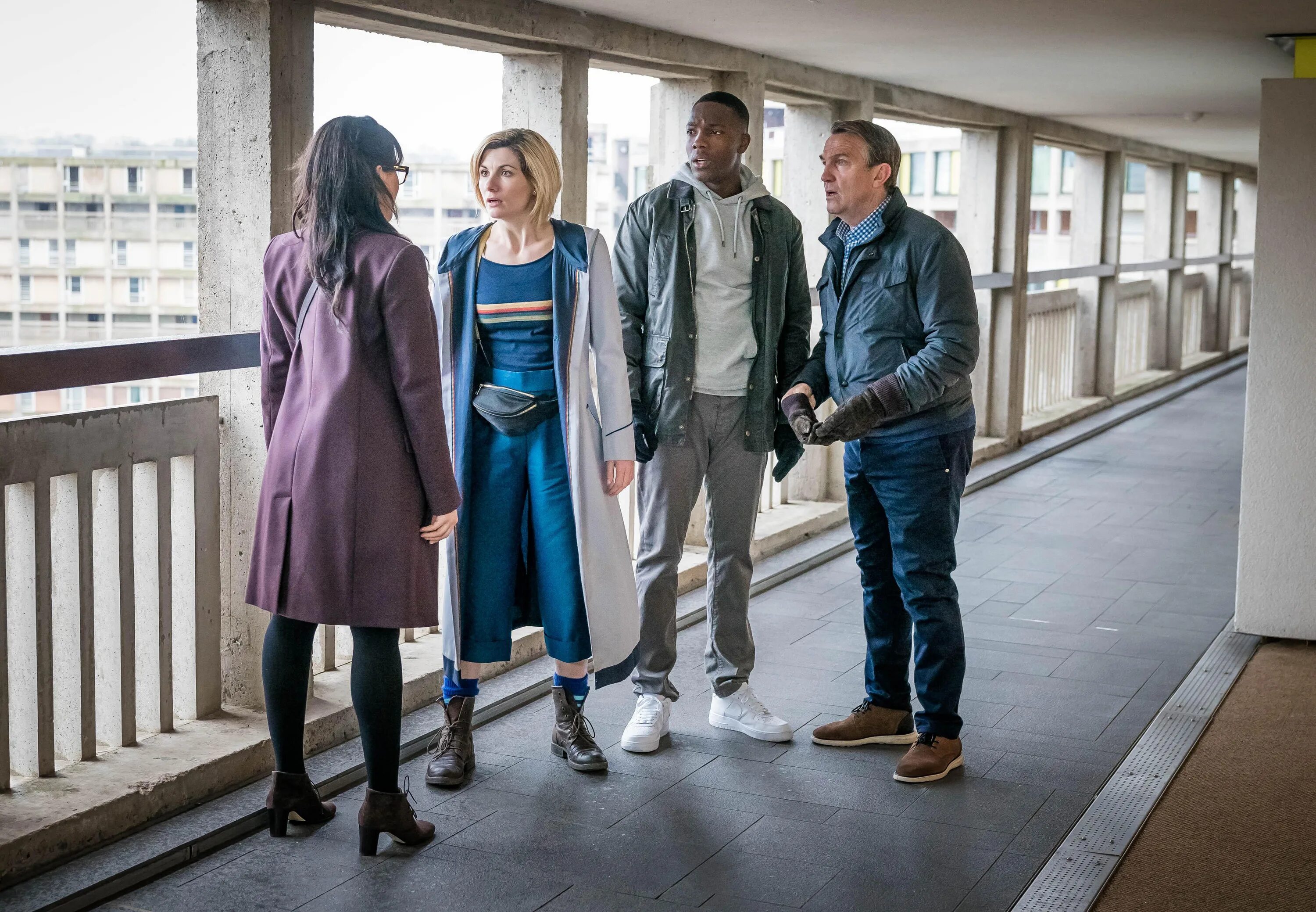 Картинка кто последний. Джоди уиттакер 13 доктор. 4 кто последний 1. Доктор кто беглец. Кто последний тот.