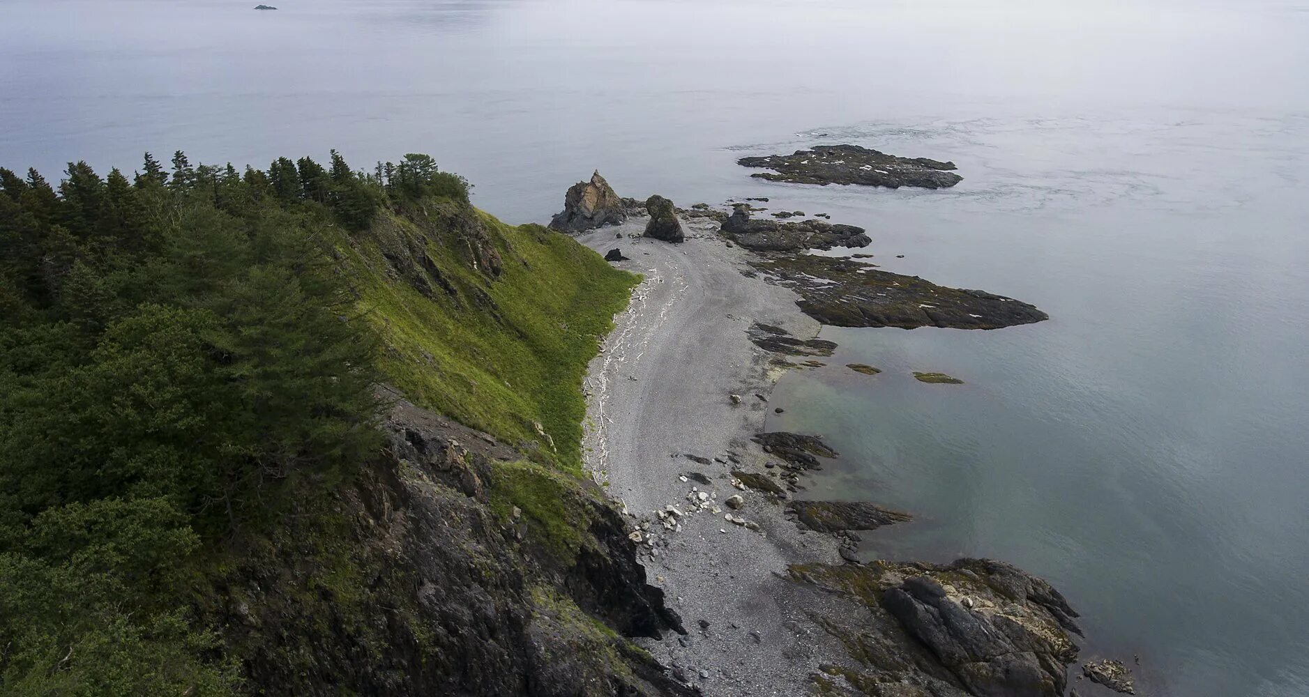 Самый одинокий дом в мире- остров эллидаэй, исландия 🇮🇸. Скала собачка кунашир. Китовая аллея чукотский автономный округ. Кунашир лето. Остров палки.