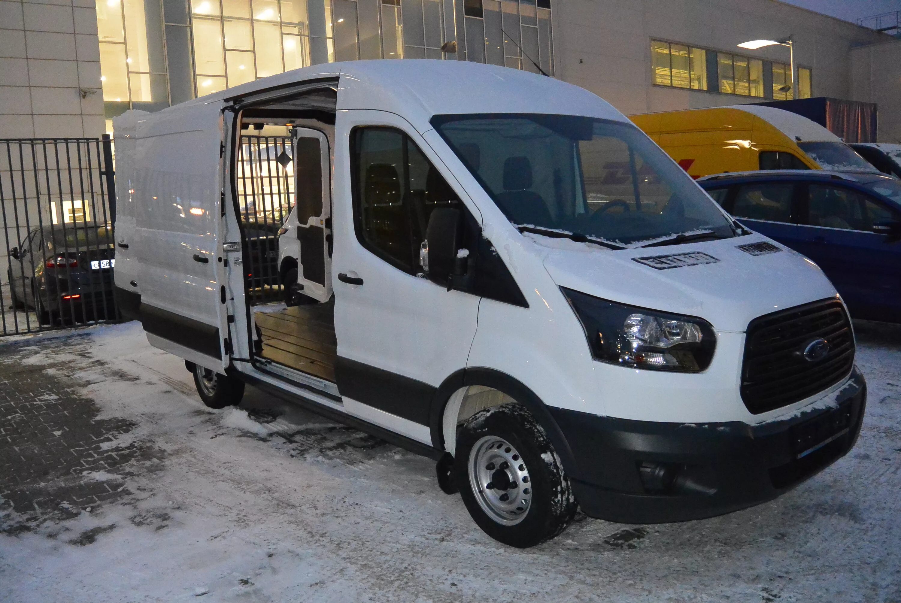 Кузов Форд Транзит 2014. Ford Transit 2019 запчасти. Обшивка Ford Transit. Обшивка фургона Форд Транзит.