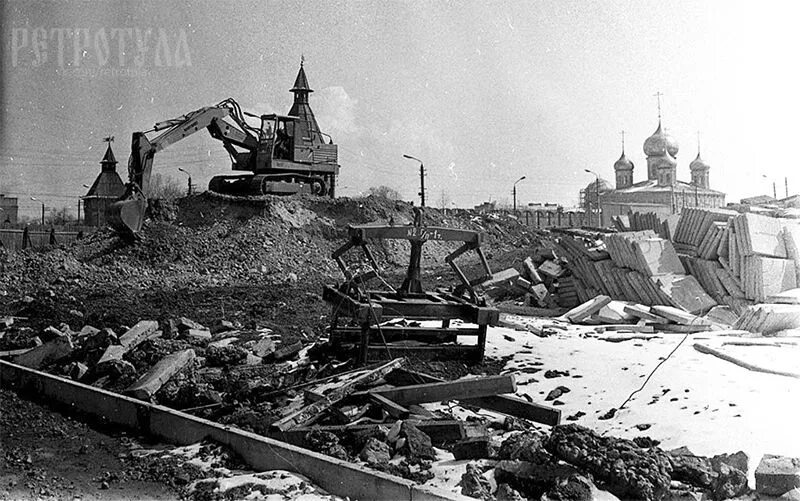 Трамвайное кольцо у пединститута тула. Парк белоусова 90е. Тула проспект ленина ул советская перекресток. Первый тульский таксист. Первый тульский таксист.