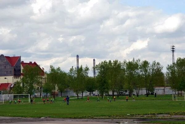 Стадион нефтяник жирновск. Кириши стадион. Стадион нефтяник кириши ленинградская область. Кириши энергетиков 8. Кириши нефтяник фото.