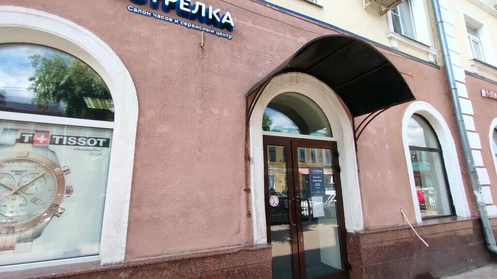 вывеска магазина часов. Swiss made в тц метрополис. метрополис магазины часов. фирменный бутик ulysse nardin, петровка. реплика часов в торговом центре.