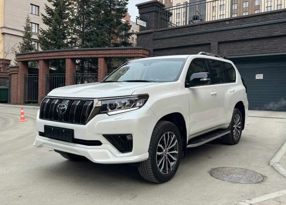 Куплю прадо 2020 года. Toyota Land Cruiser 150 2022. Land Cruiser Prado 150 2022. Тойота ленд Крузер Прадо 150 2022 белый. Тойота Прадо 2020.