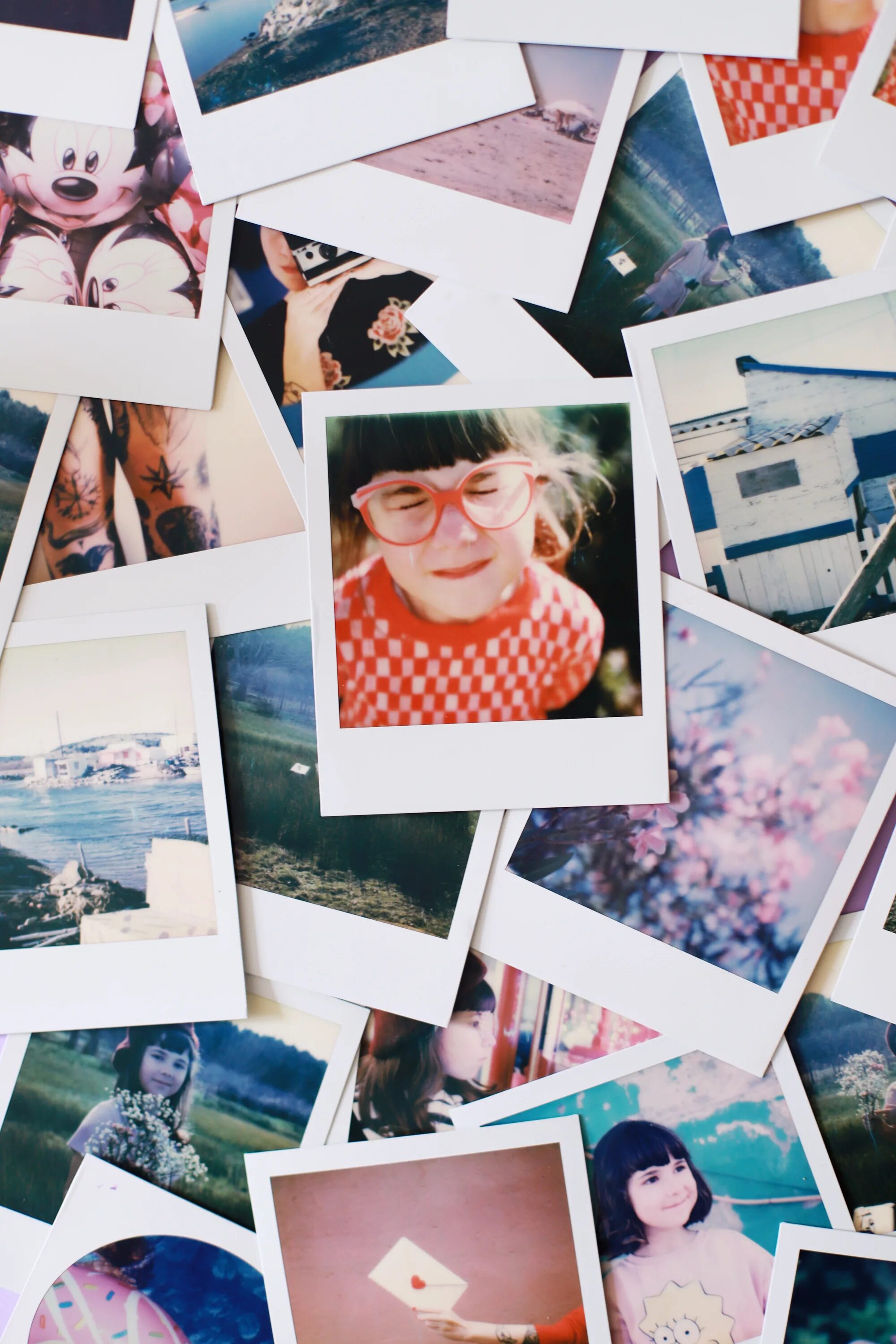 Под полароид. Фото как из полароида. идеи фотосессии с полароидом. сломанный polaroid instax. полароид с разных сторон.