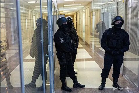 Обыск в офисе