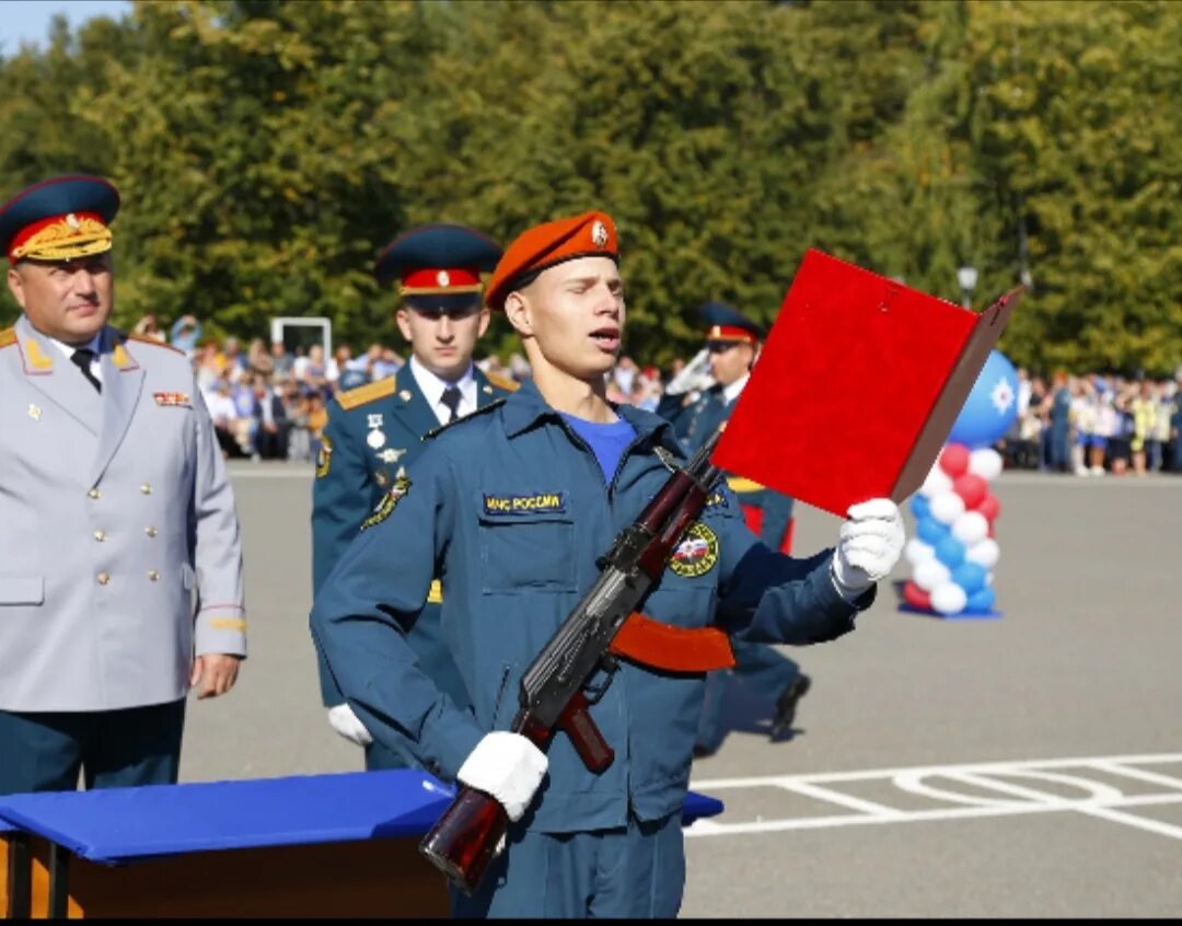 Сайт академии гражданской защиты. Академия гражданской защиты МЧС России. Курсанты АГЗ МЧС России. АГЗ МЧС ЕАО. Присяга АГЗ МЧС.