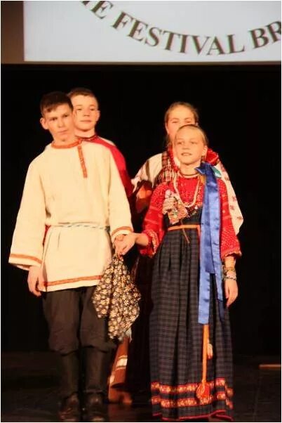 скобари народ потешный едут с ярмарки. скобари костюм. скобари народ потешный едут с ярмарки. боевой пляс славян. скобари народ потешный едут с ярмарки домой.