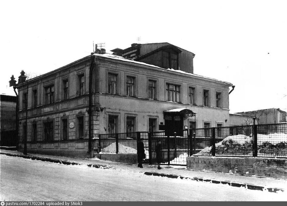 Музей маяковского в багдати. Дом маяковского. Дом маяковского. Дом маяковского. Переулок маяковского 15/13.