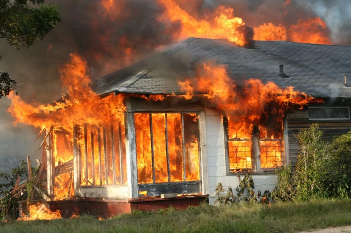 House is burning. Fire house. burn house. the burnt house.