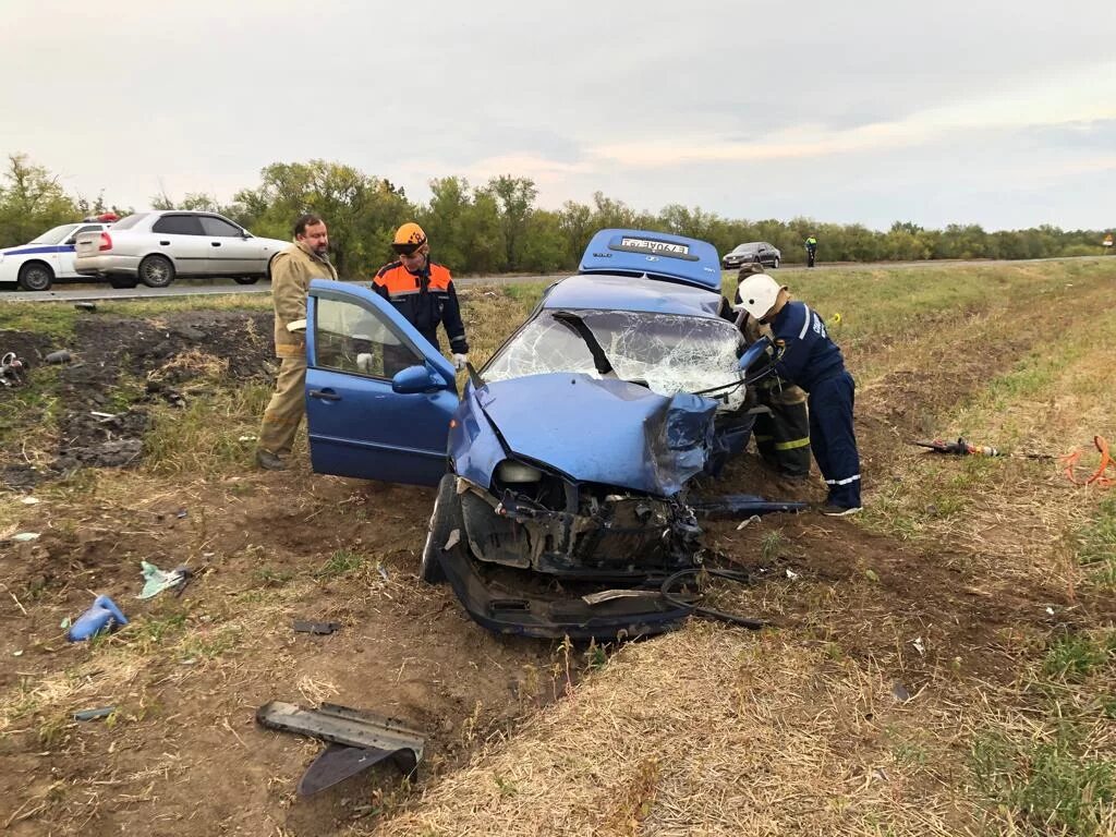 ДТП Песчанокопское Сальск. ДТП на трассе Сальск Песчанокопское. Автодорога Котельниково Песчанокопское район Сальска ДТП. Авария на дороге Сальск Песчанокопское. Сальск песчанокопское